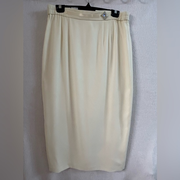 Women white dress suit - Picture 2 of 3